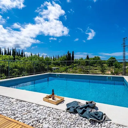 Seoska Kuca - Family Holiday Villa, *
