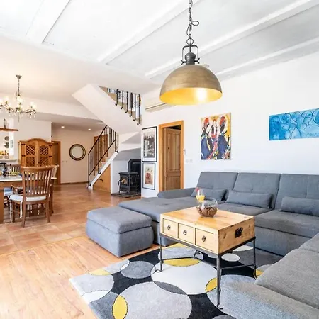 بيت للعطل Seoska Kuca - Family Holiday Villa,